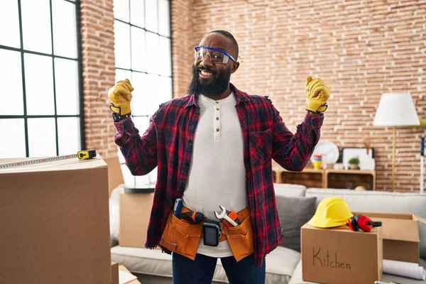 African American Man Working Home Renovation Screaming Proud Celebrating Victory — Stock Photo, Image