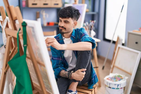 Young Hispanic Man Artist Smiling Confident Drawing Art Studio — 스톡 사진