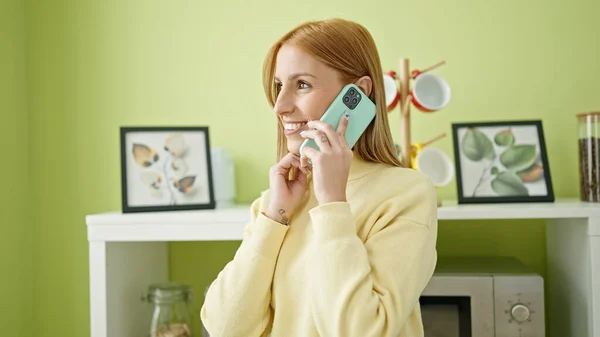 Young Blonde Woman Smiling Confident Talking Smartphone Home — Stock Fotó