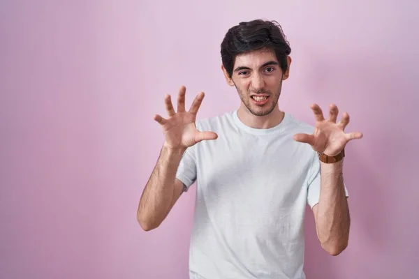 Young Hispanic Man Standing Pink Background Smiling Funny Doing Claw — Stock Photo, Image