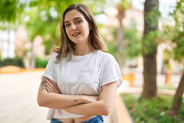 Young Woman Smiling Confident Standing Arms Crossed Gesture Park — Foto Stock