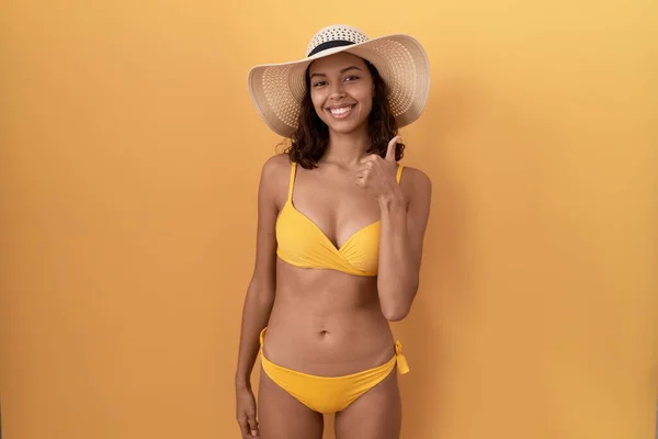 Young Hispanic Woman Wearing Bikini Summer Hat Doing Happy Thumbs — Stock Photo, Image