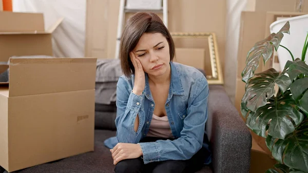 Young Caucasian Woman Sitting Sofa Thinking Tired New Home — Stock Photo, Image