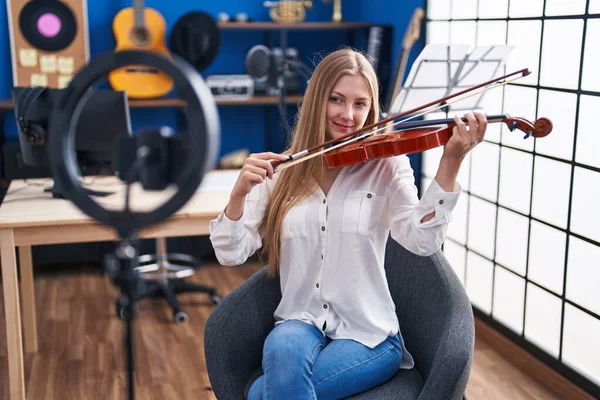 Young Caucasian Woman Musician Having Online Violin Lesson Music Studio —  Fotos de Stock