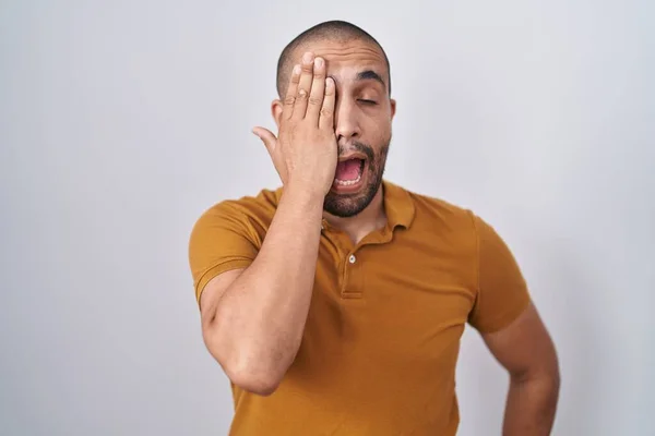 Hispanic Man Beard Standing White Background Covering One Eye Hand — Stock Photo, Image