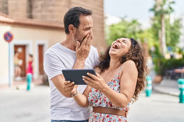 Man Woman Couple Smiling Confident Watching Video Touchpad Street — Φωτογραφία Αρχείου