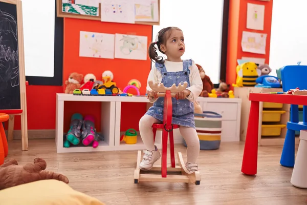 유치원에서 과놀고 스러운 스페인 — 스톡 사진