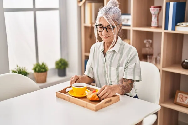 Middle Age Grey Haired Woman Having Breakfast Sitting Table Home — Fotografia de Stock