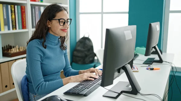 Young Beautiful Hispanic Woman Student Using Computer Smiling Wearing Glasses — Stock Photo, Image