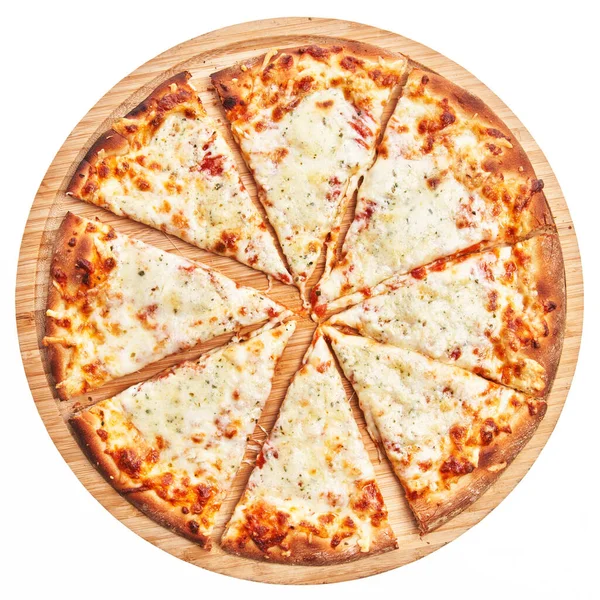 Ξύλινο Πιάτο Φέτες Τυριού Πίτσα Πάνω Από Λευκό Απομονωμένο Φόντο — Φωτογραφία Αρχείου