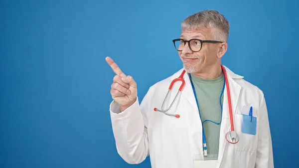 Middle Age Grey Haired Man Doctor Smiling Confident Pointing Fingers — Stock Photo, Image