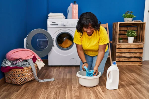 Young Beautiful Latin Woman Smiling Confident Washing Clothes Hands Laundry — Stockfoto