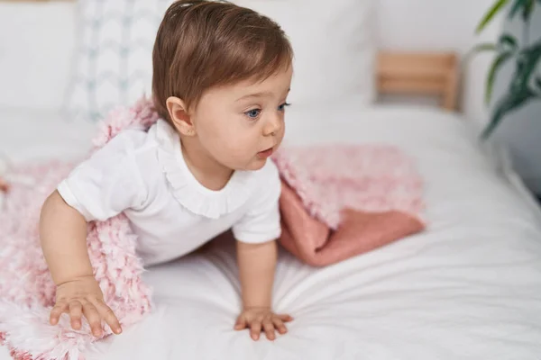 Adorable Caucasian Baby Sitting Bed Relaxed Expression Bedroom — Stock Photo, Image