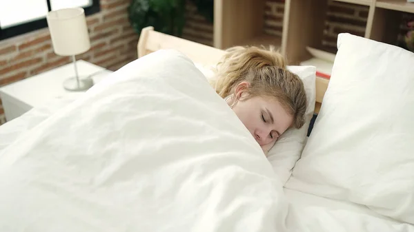 Young Blonde Woman Lying Bed Sleeping Bedroom — ストック写真
