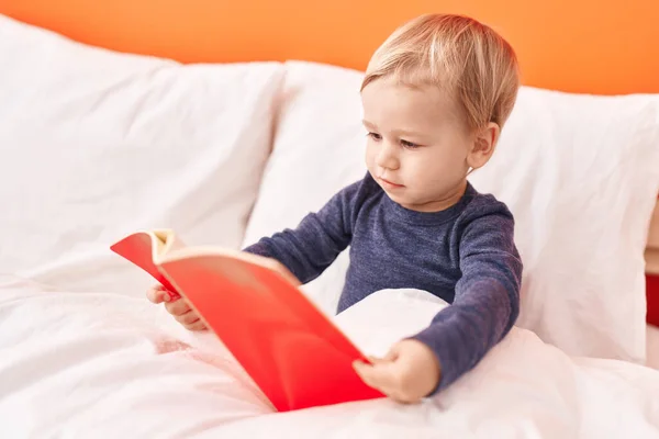 Adorable Blond Toddler Reading Story Book Sitting Bed Bedroom — Stock Photo, Image