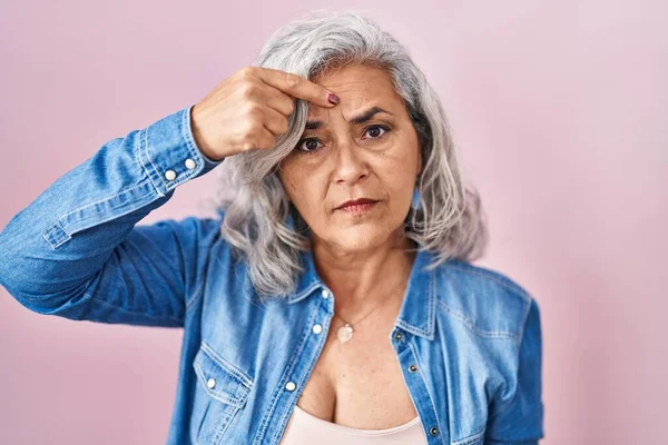 Middle Age Woman Grey Hair Standing Pink Background Pointing Unhappy — Stok fotoğraf