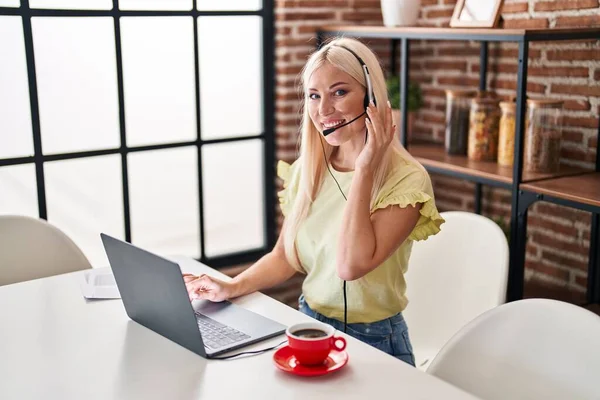 Young Blonde Woman Call Center Agent Working Home — 图库照片