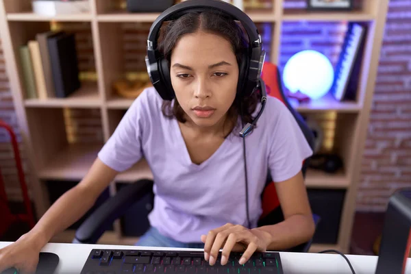 Young African American Woman Streamer Playing Video Game Using Computer — Fotografia de Stock