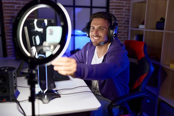 Young Hispanic Man Streamer Smiling Confident Having Video Call Gaming — Stock Photo, Image