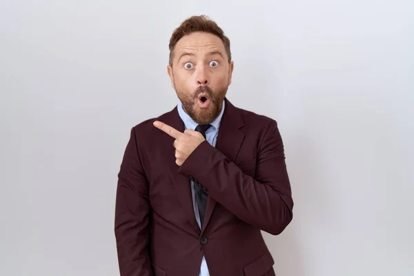 Middle Age Business Man Beard Wearing Suit Tie Surprised Pointing — Stock Photo, Image