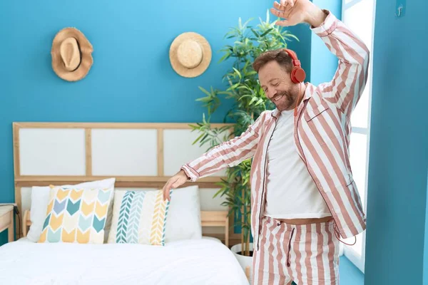 Middle Age Man Smiling Confident Dancing Bedroom — Stock Photo, Image