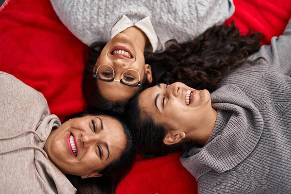 Three Woman Smiling Confident Lying Blanket Home — Stock Photo, Image