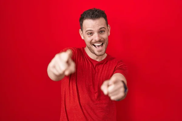 Young Hispanic Man Standing Red Background Pointing You Camera Fingers — Foto Stock