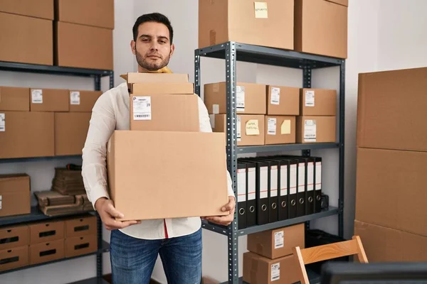 Young Hispanic Man Beard Working Small Business Ecommerce Holding Delivery — Stock Photo, Image