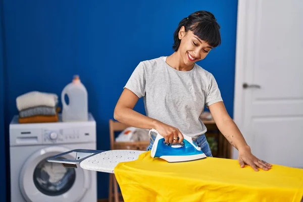 Young Woman Smiling Confident Ironing Clothes Laundry Room — Stock Photo, Image