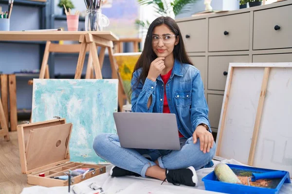 Young Teenager Girl Sitting Art Studio Using Laptop Serious Face — Stock Photo, Image