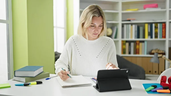 Young Blonde Woman Student Drawing Notebook Using Touchpad Library University — Stock Photo, Image
