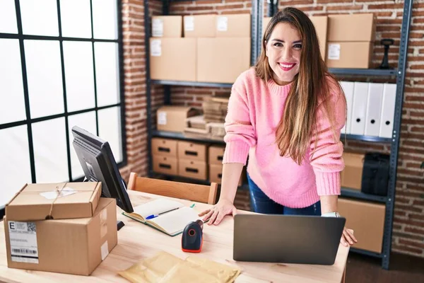 Young Beautiful Hispanic Woman Ecommerce Business Worker Smiling Confident Standing — Stock Photo, Image