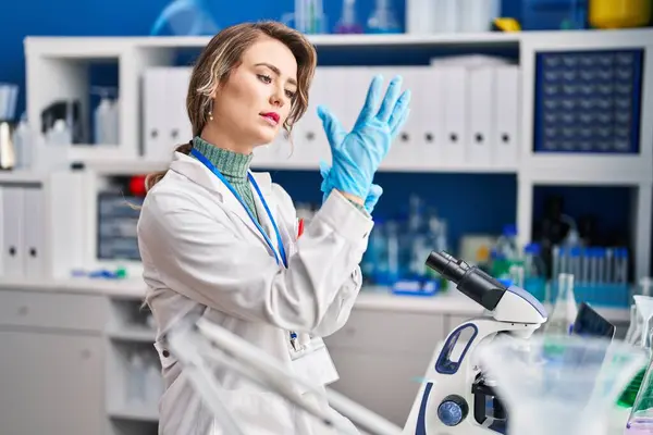 Young Woman Scientist Wearing Gloves Laboratory —  Fotos de Stock