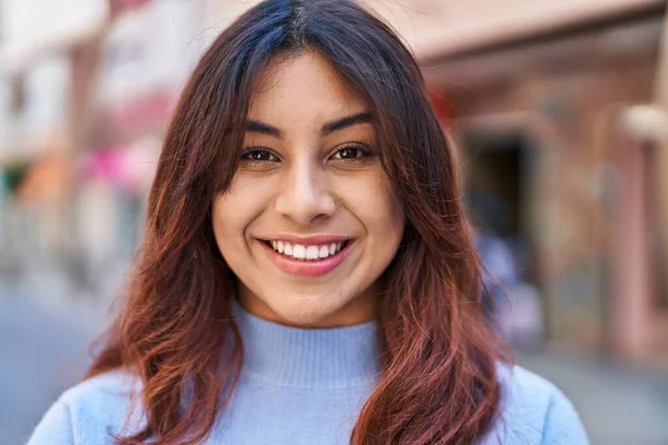 Young Hispanic Woman Smiling Confident Standing Street — Stock Photo, Image
