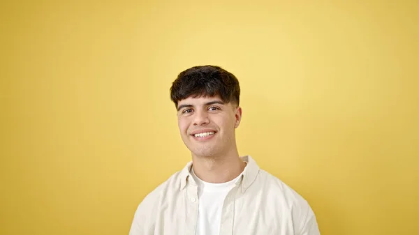 Young Hispanic Man Smiling Confident Standing Isolated Yellow Background — ストック写真
