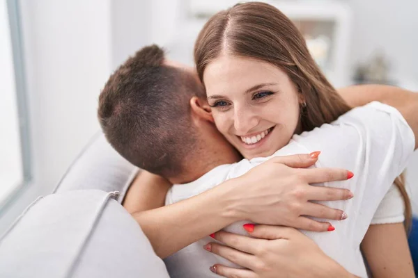 Man Woman Couple Hugging Each Other Sitting Sofa Home — Stock Photo, Image