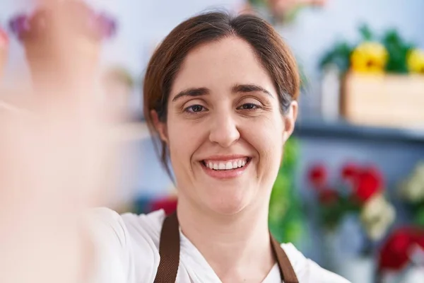 Young Woman Florist Smiling Confident Make Selfie Camera Florist Shop — Stock Photo, Image