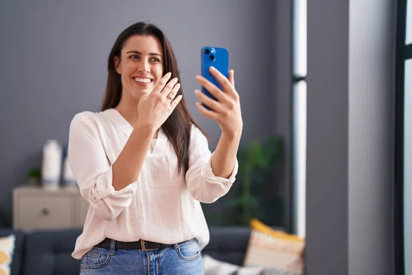 Young Beautiful Hispanic Woman Having Video Call Showing Engagement Ring — Stockfoto