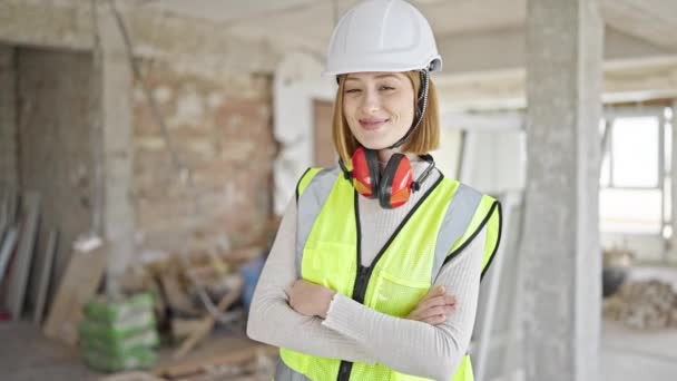 Young Blonde Woman Architect Standing Arms Crossed Gesture Doing Thumb — Stock Video