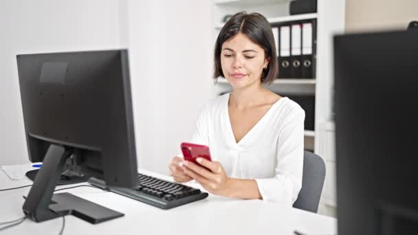 Young Beautiful Hispanic Woman Business Worker Using Smartphone Computer Office — Stock Video