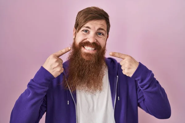 Caucasian Man Long Beard Standing Pink Background Smiling Cheerful Showing — Stock Photo, Image