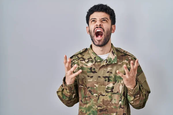 Homem Árabe Vestindo Uniforme Exército Camuflagem Louco Louco Gritando Gritando — Fotografia de Stock