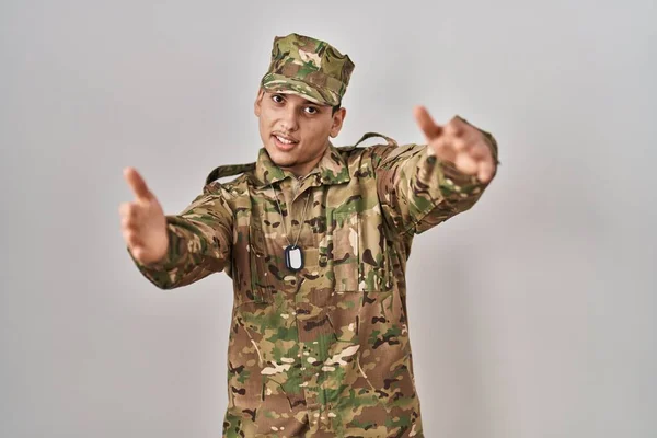 Young Arab Man Wearing Camouflage Army Uniform Looking Camera Smiling — Stock Photo, Image