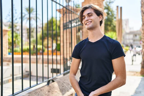 Young Caucasian Man Smiling Confident Looking Side Street — Fotografia de Stock
