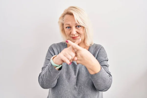 Kaukasische Frau Mittleren Alters Steht Über Weißem Hintergrund Ablehnung Ausdruck — Stockfoto
