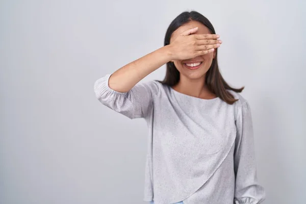 Young Hispanic Woman Standing White Background Smiling Laughing Hand Face — Stock Photo, Image