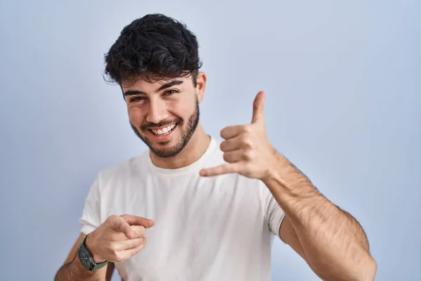 Hispanic Man Beard Standing White Background Smiling Doing Talking Telephone — Stock Photo, Image