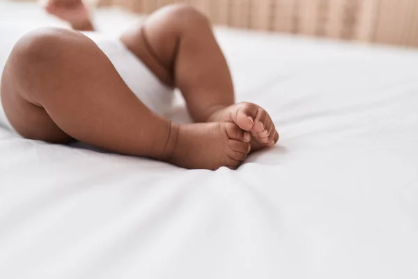 African American Baby Lying Bed Bedroom — Stock fotografie
