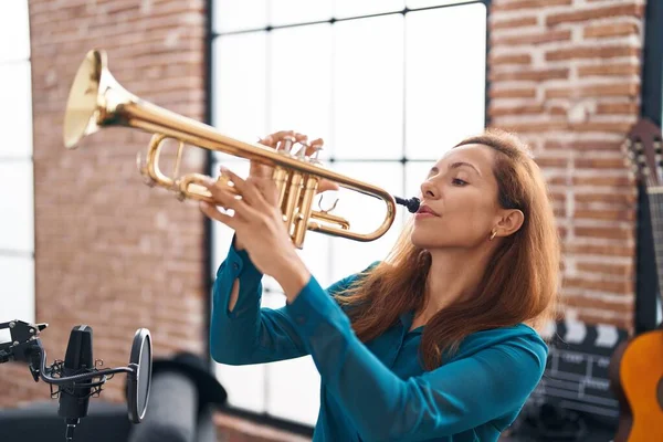 Young Woman Musician Playing Trumpet Music Studio — ストック写真