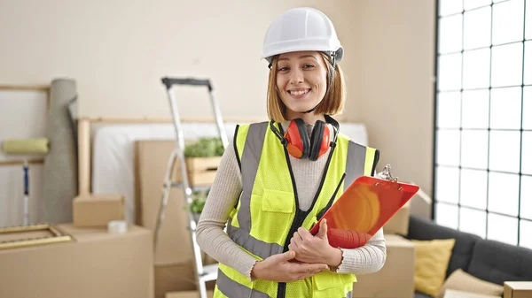 Young Blonde Woman Architect Smiling Confident Holding Clipboard New Home — ストック写真